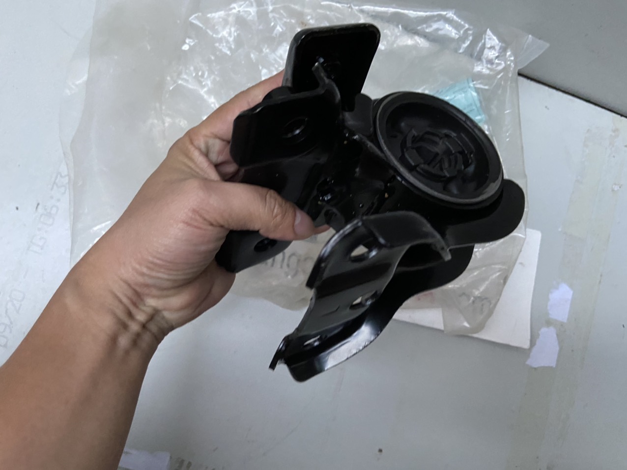 Cao su Càng A bên lái xe Honda CRV 2009-2011